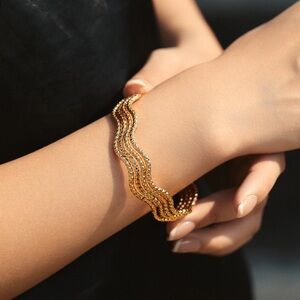 Elegant Gold Wave Bracelet